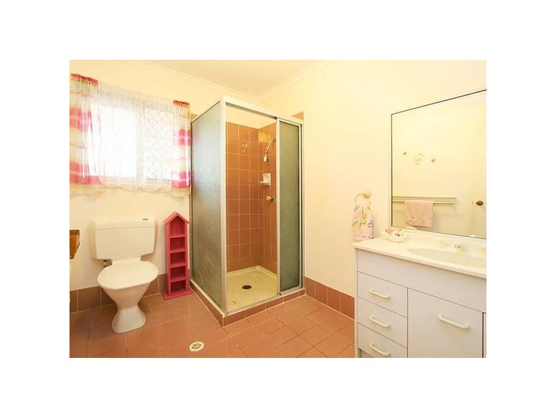 4 Corsloot Street, Regents Park QLD 4118