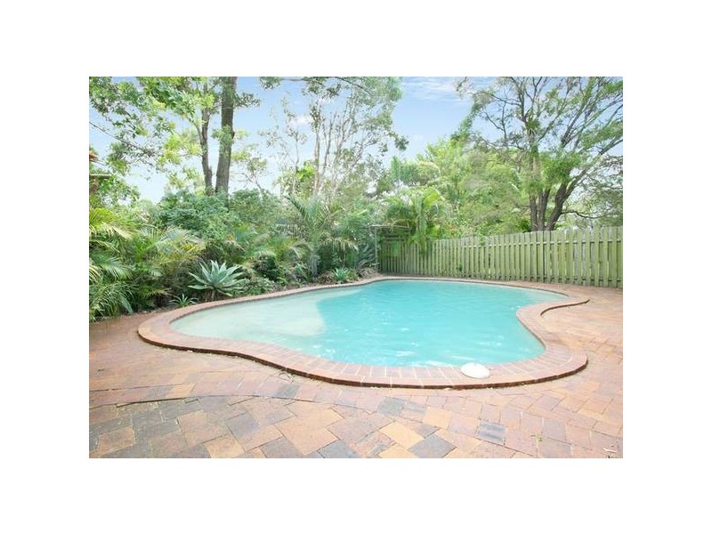 4 Corsloot Street, Regents Park QLD 4118