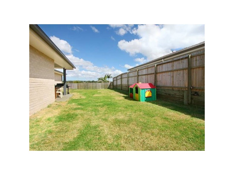 22 Sunrise Crescent, Regents Park QLD 4118