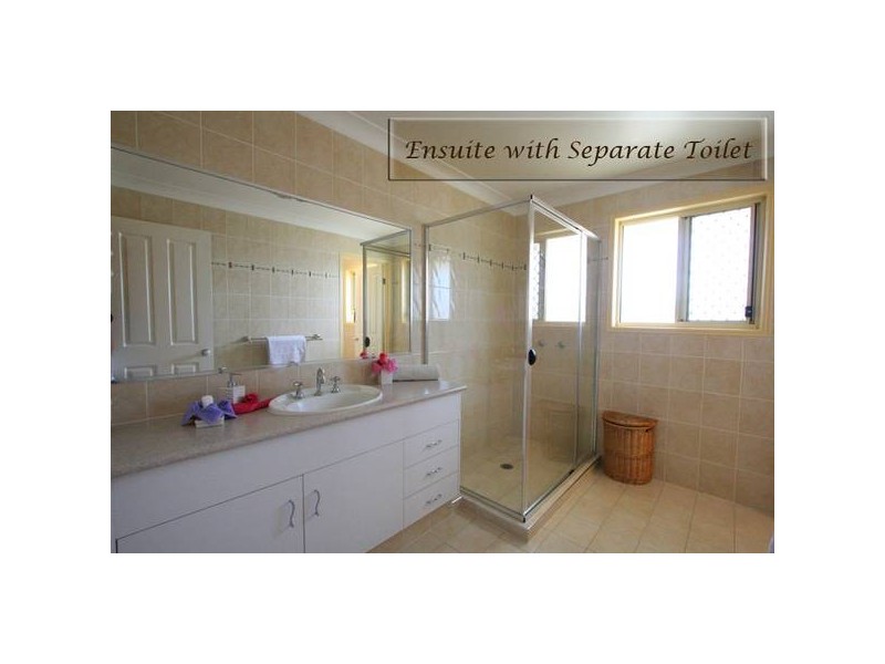 2 Cornell Cl, Regents Park QLD 4118