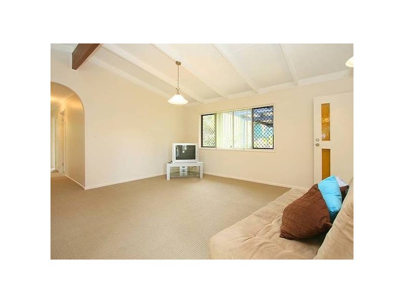 30 Estramina Road, Regents Park QLD 4118