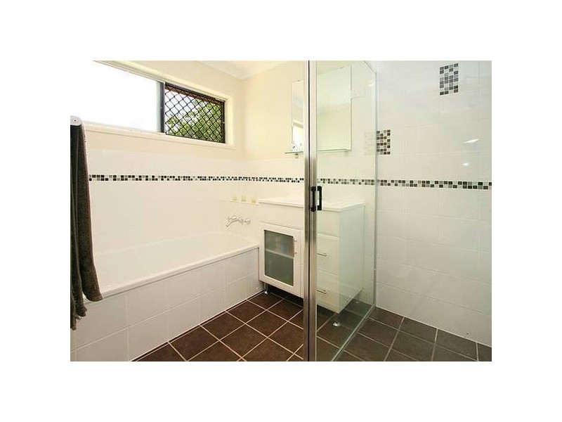 30 Estramina Road, Regents Park QLD 4118