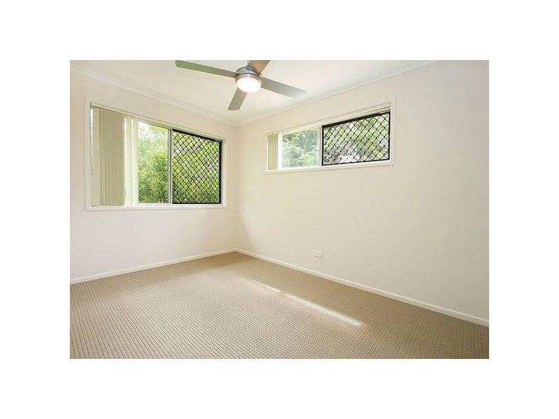 30 Estramina Road, Regents Park QLD 4118