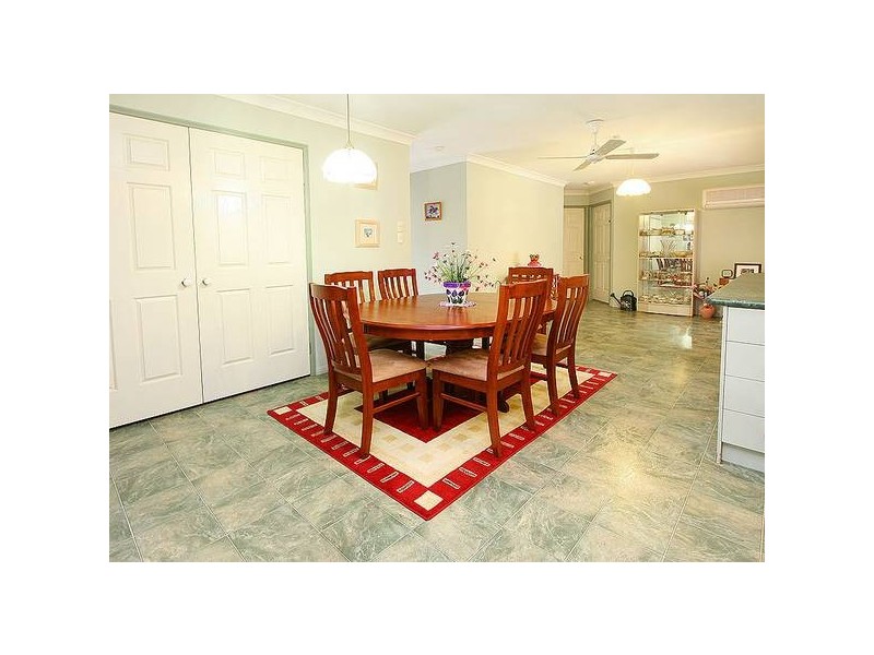 7 Majestic Court, Regents Park QLD 4118