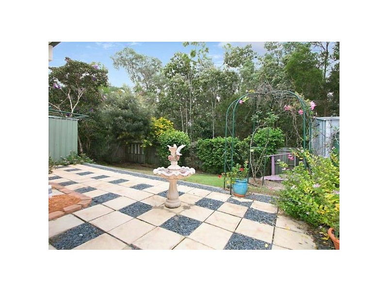 7 Majestic Court, Regents Park QLD 4118