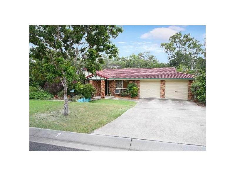 7 Majestic Court, Regents Park QLD 4118