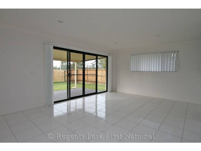 14 MARIGOLD AVENUE, Regents Park QLD 4118