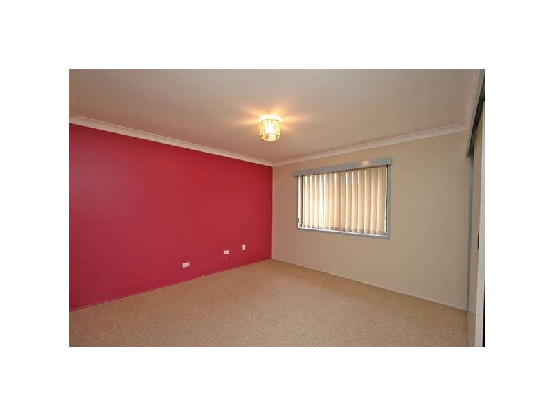 4 Bottlebrush Drive, Regents Park QLD 4118