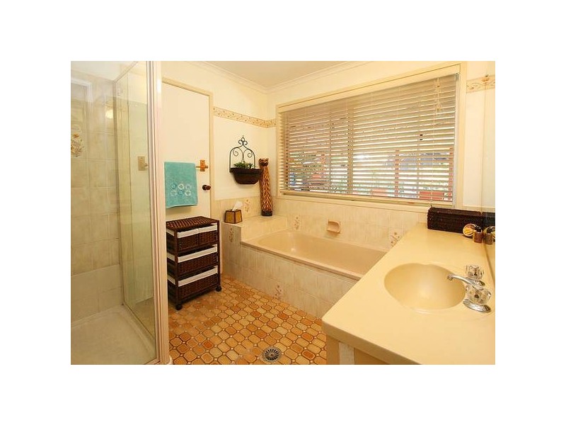126 Estramina Road, Regents Park QLD 4118