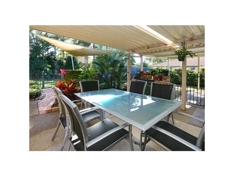 25 Virosa Street, Regents Park QLD 4118