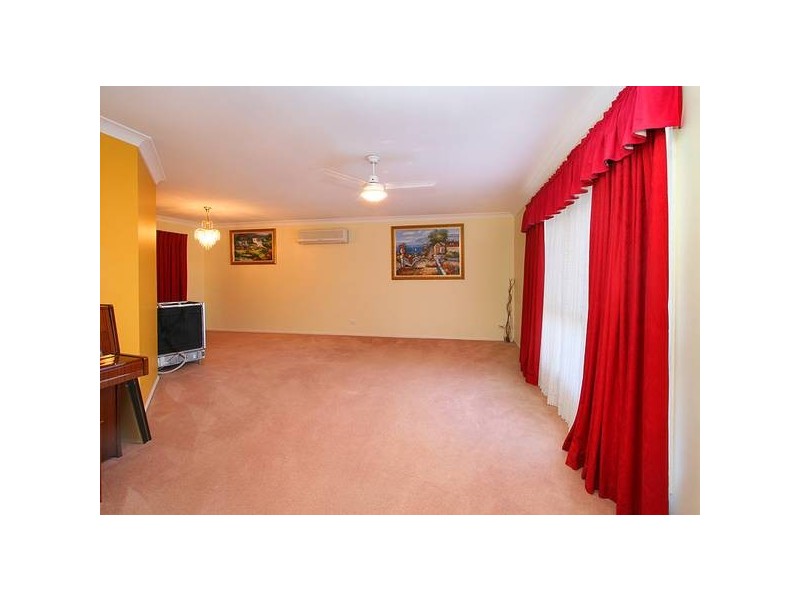 25 Virosa Street, Regents Park QLD 4118