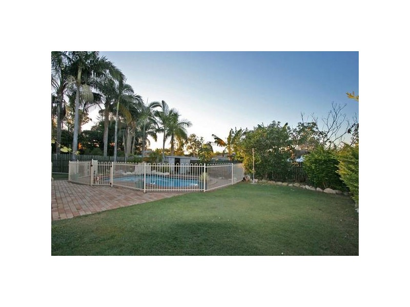 Regents Park QLD 4118