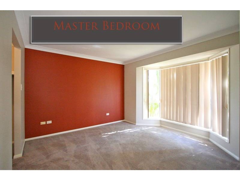 15 NOOSA COURT, Hillcrest QLD 4118