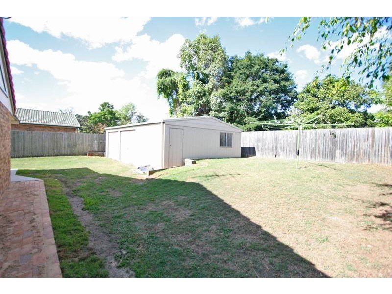 15 NOOSA COURT, Hillcrest QLD 4118