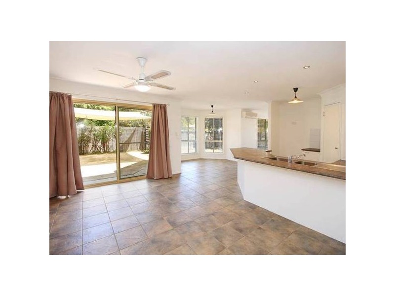 2 Burdekin Court, Hillcrest QLD 4118