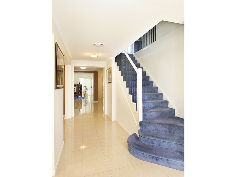7 Maryland Drive, Regents Park QLD 4118