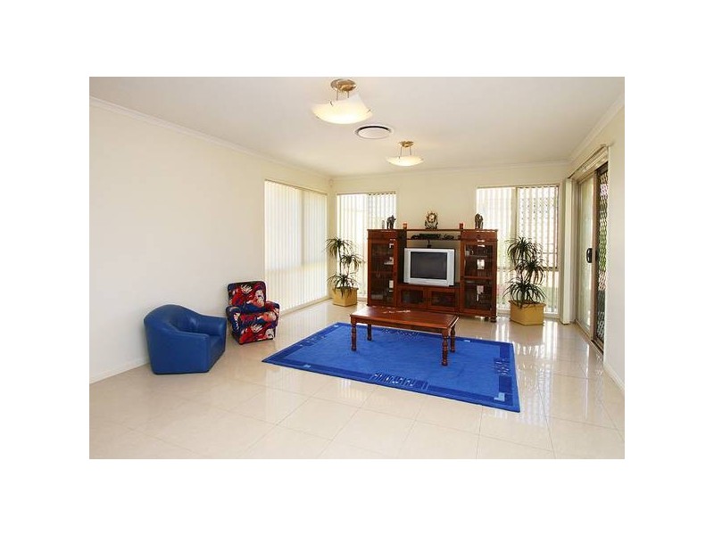 7 Maryland Drive, Regents Park QLD 4118