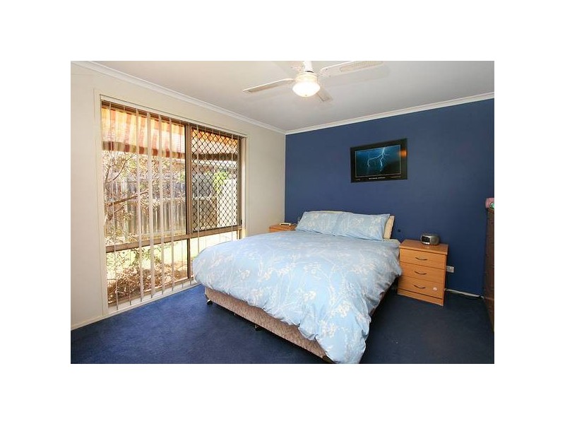 19 Mooloolah Court, Hillcrest QLD 4118