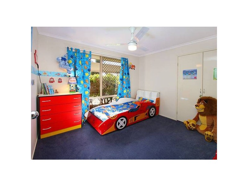 19 Mooloolah Court, Hillcrest QLD 4118