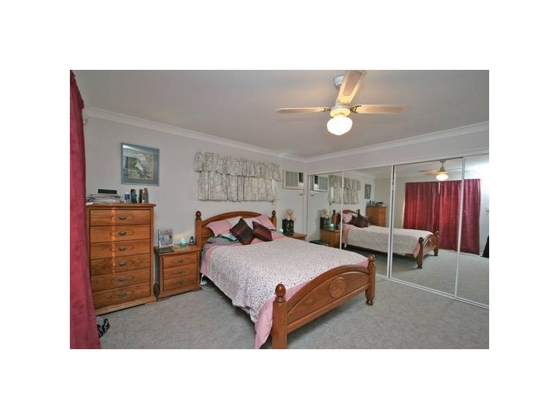 16 Pinnacle Close, Regents Park QLD 4118