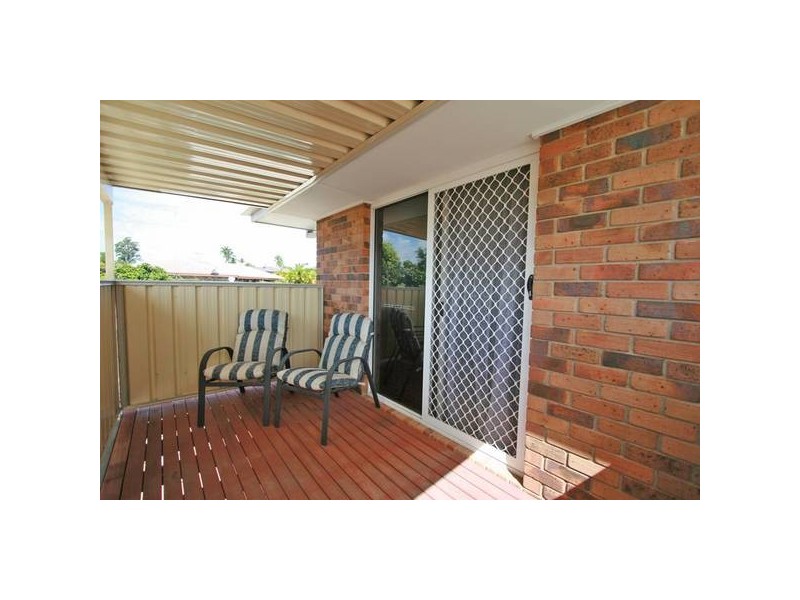 16 Pinnacle Close, Regents Park QLD 4118