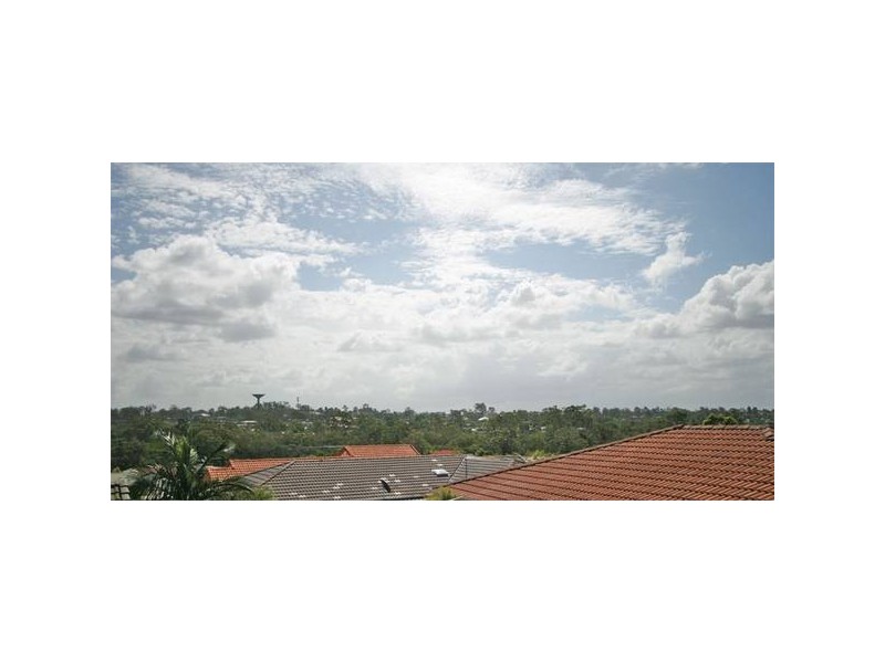 16 Pinnacle Close, Regents Park QLD 4118