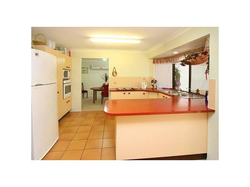 18 Homebush Drive, Regents Park QLD 4118
