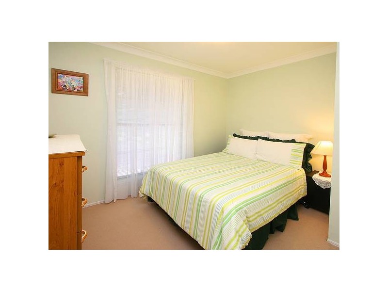 18 Homebush Drive, Regents Park QLD 4118