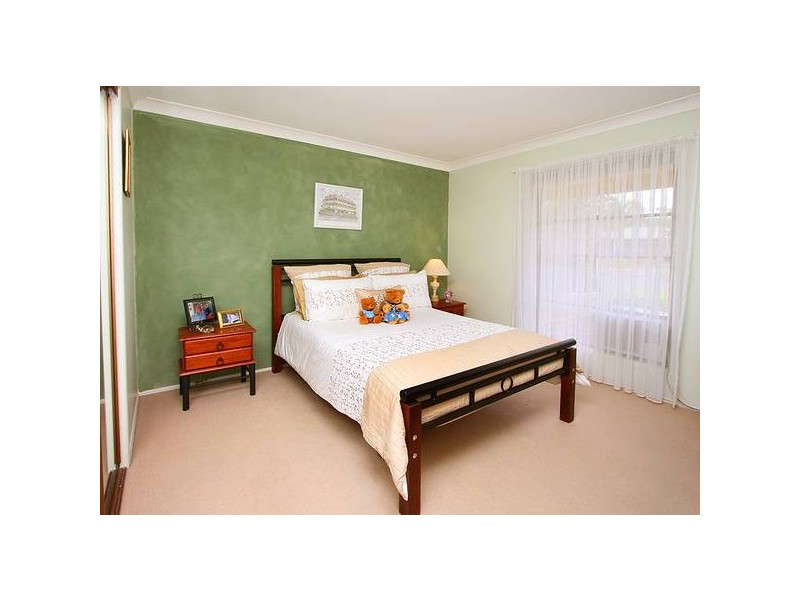 18 Homebush Drive, Regents Park QLD 4118