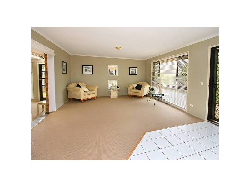 10 Dracon Street, Regents Park QLD 4118