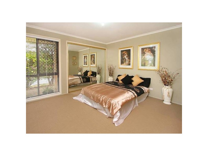 10 Dracon Street, Regents Park QLD 4118