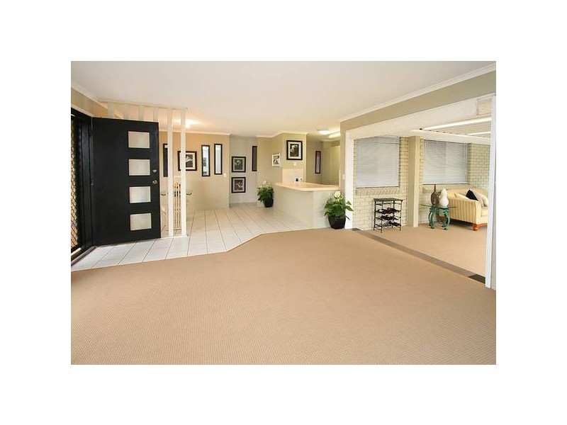 10 Dracon Street, Regents Park QLD 4118