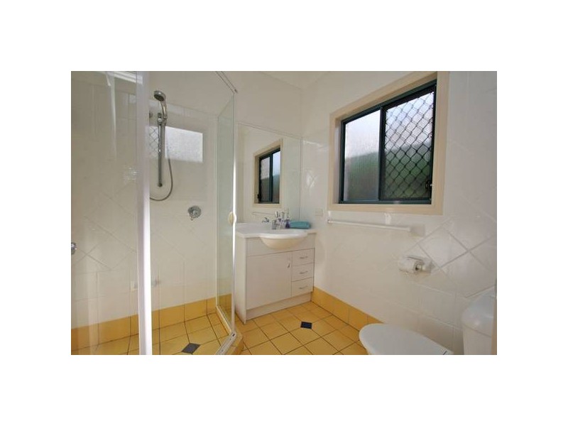 24 Cocas St, Regents Park QLD 4118