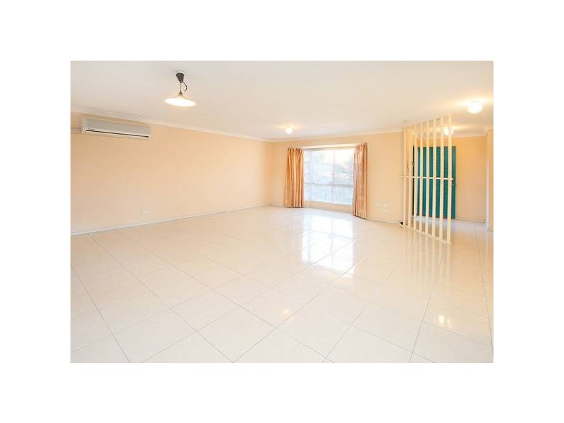 4 Billabong Court, Regents Park QLD 4118