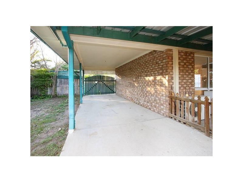 4 Billabong Court, Regents Park QLD 4118