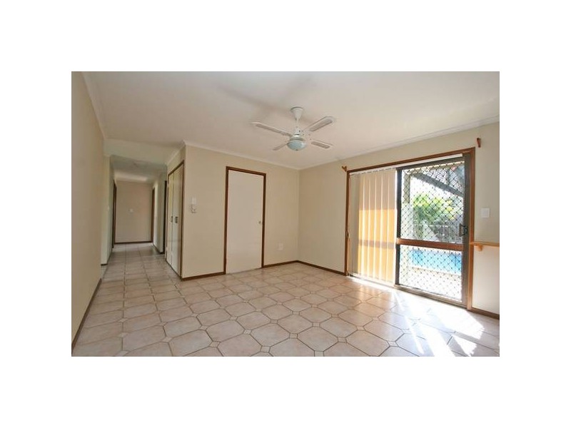 32 Grecian Street, Regents Park QLD 4118