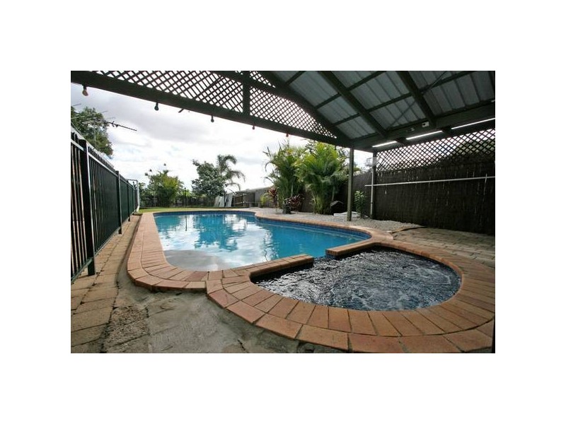 32 Grecian Street, Regents Park QLD 4118