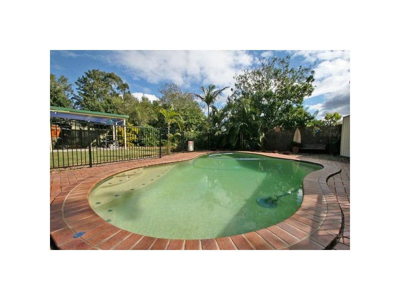 24 Homebush Drive, Regents Park QLD 4118