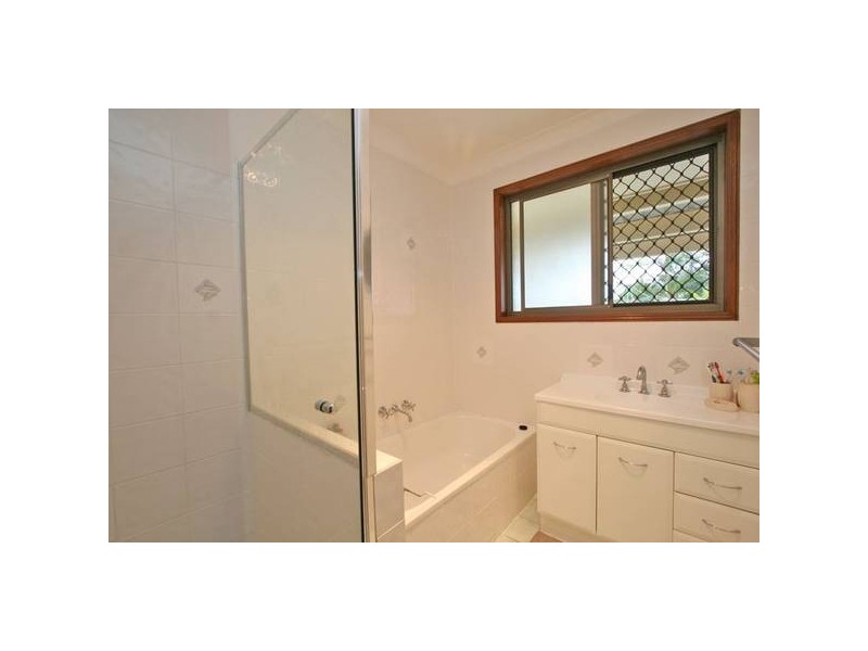 24 Homebush Drive, Regents Park QLD 4118