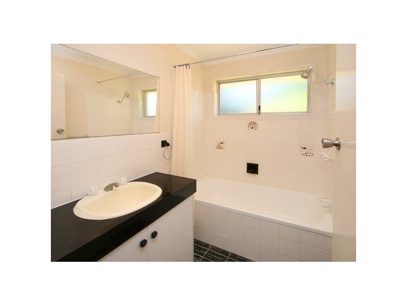 26 Estramina Road, Regents Park QLD 4118