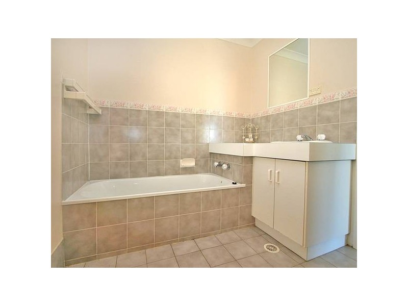 4 Itea Court, Regents Park QLD 4118