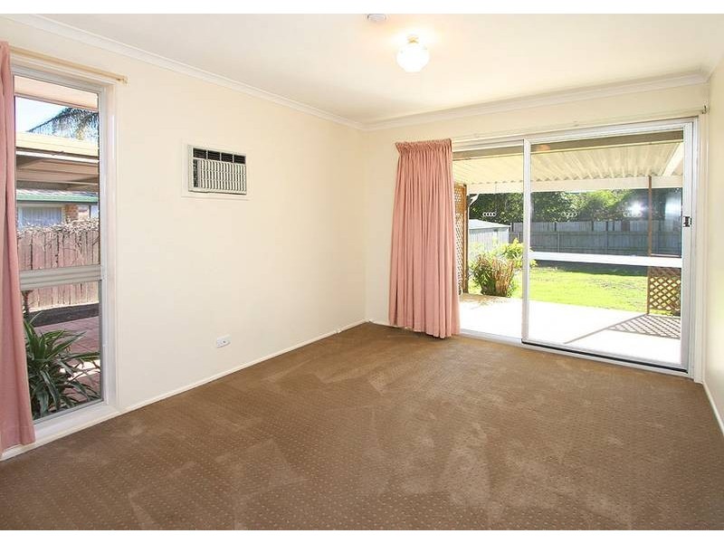 26 Estramina Road, Regents Park QLD 4118