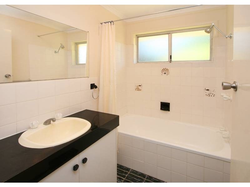 26 Estramina Road, Regents Park QLD 4118