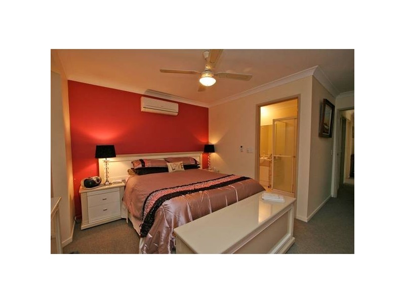 2 Cougers Court, Regents Park QLD 4118