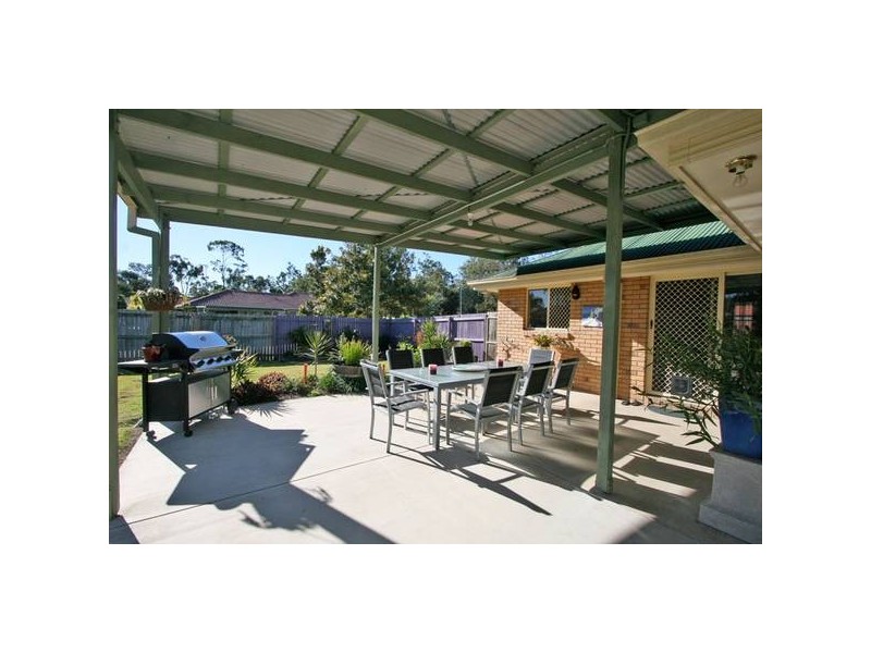 2 Cougers Court, Regents Park QLD 4118