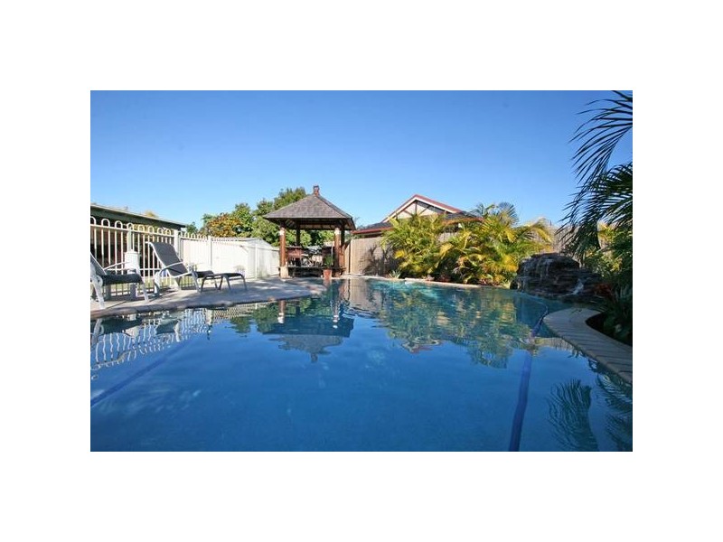 2 Cougers Court, Regents Park QLD 4118