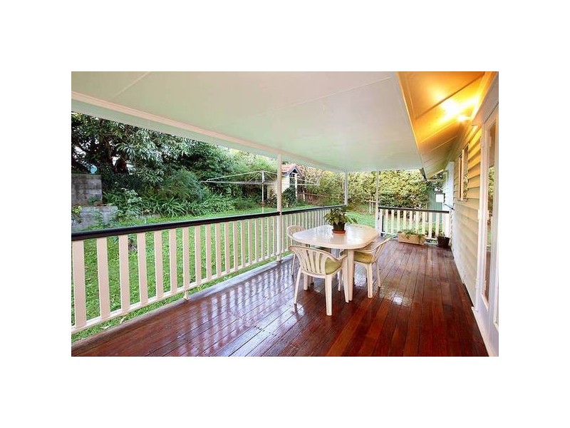 10 Embie Street, Holland Park West QLD 4121