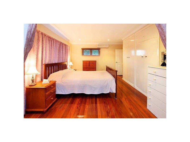 10 Embie Street, Holland Park West QLD 4121