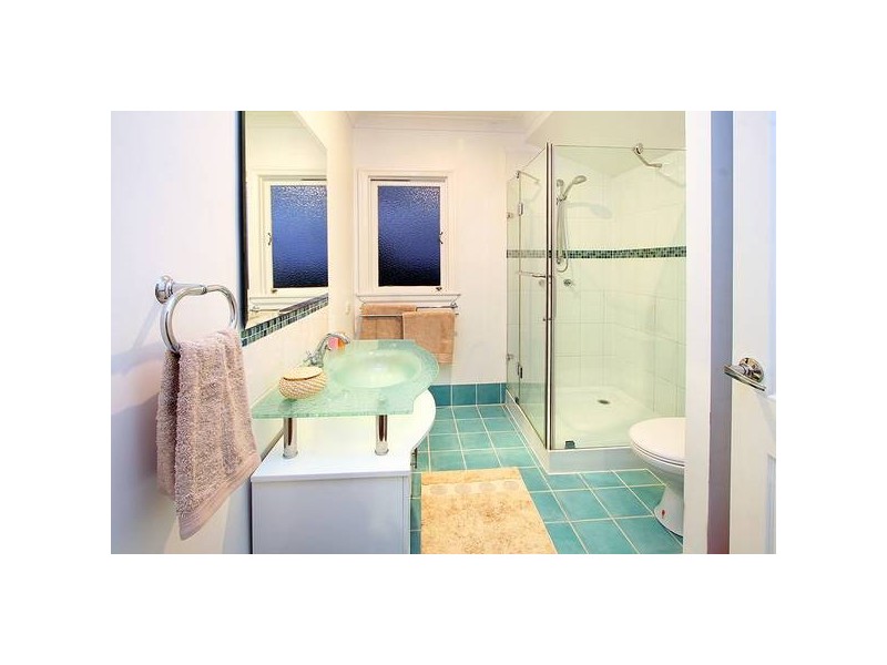 10 Embie Street, Holland Park West QLD 4121