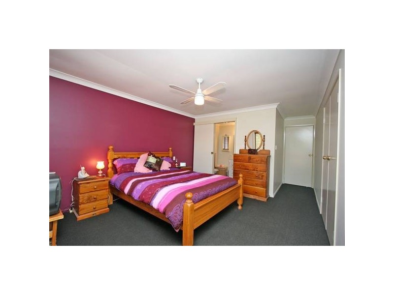 20 Acorus Crt., Regents Park QLD 4118